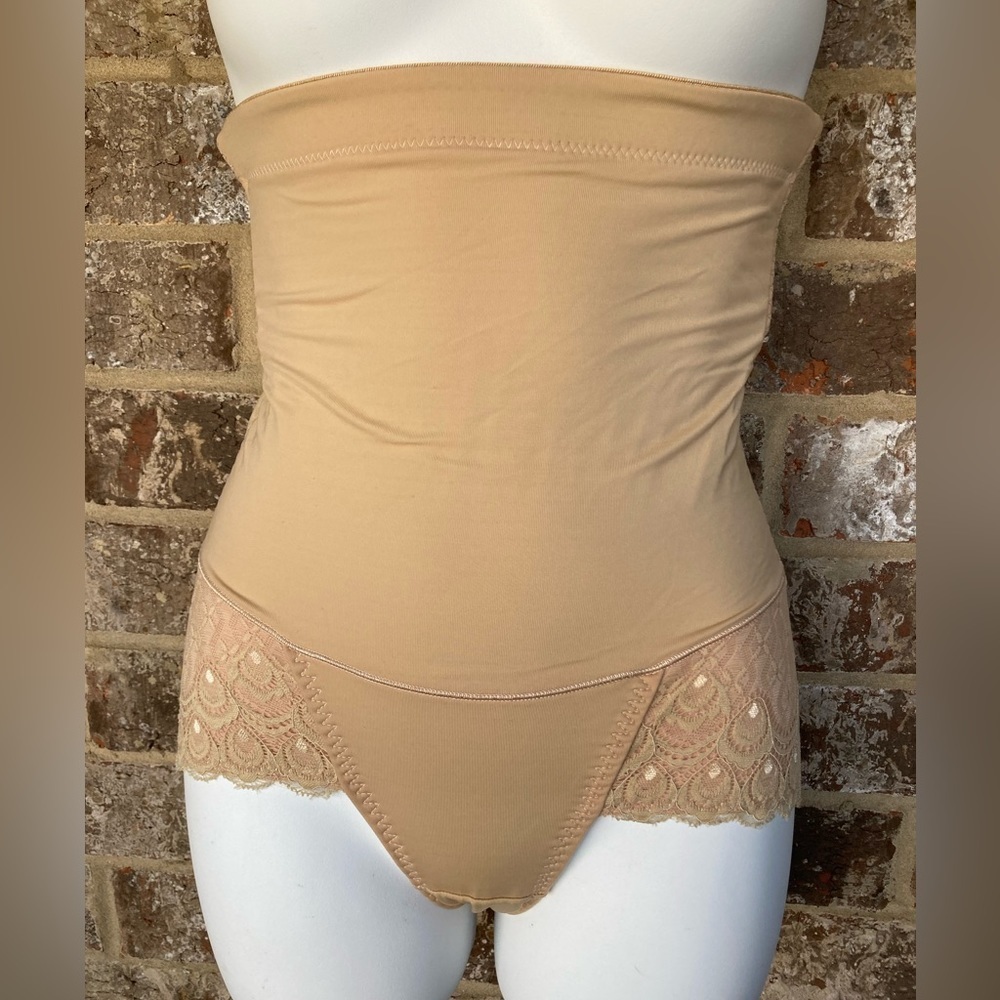 Vintage Shapewear Hoollybana Size Large